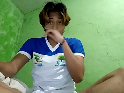 Snapshot of ruygw chatting on December 2024 01:14:01 AM ruygw online show from December 2024 01:14:01 AM