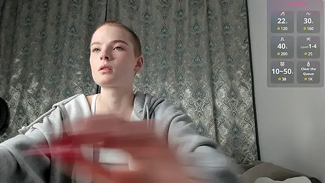 Snapshot of Mily_miligan chatting on January 2025 08:05:02 PM Mily miligan online show from January 2025 08:05:02 PM