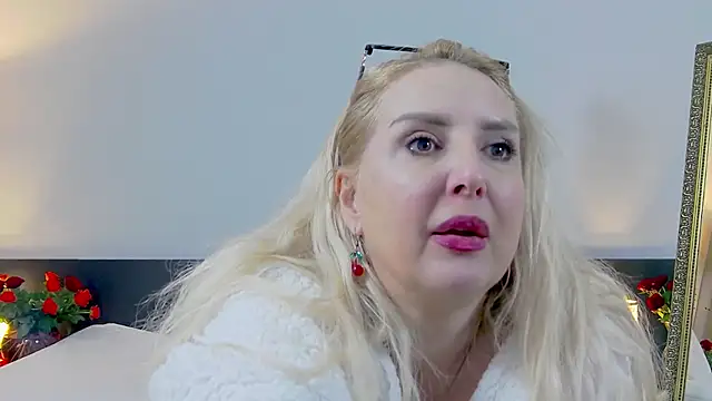 Snapshot of MariaRichi_ chatting on February 2025 03:47:01 PM MariaRichi  online show from February 2025 03:47:01 PM