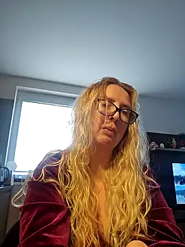 Snapshot of MariaRichi_ chatting on February 2025 06:58:02 AM MariaRichi  online show from February 2025 06:58:02 AM