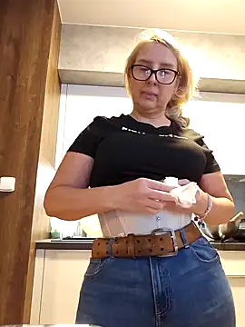 Snapshot of MariaRichi_ chatting on March 2025 06:46:02 AM MariaRichi  online show from March 2025 06:46:02 AM