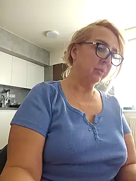 Snapshot of MariaRichi_ chatting on March 2025 10:26:02 AM MariaRichi  online show from March 2025 10:26:02 AM