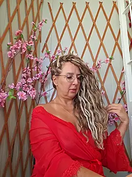 Snapshot of MariaRichi_ chatting on September 2025 08:05:01 AM MariaRichi  online show from September 2025 08:05:01 AM