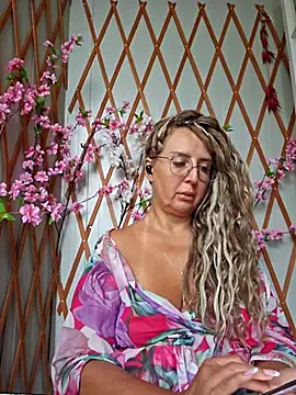 Snapshot of MariaRichi_ chatting on September 2025 07:22:02 AM MariaRichi  online show from September 2025 07:22:02 AM