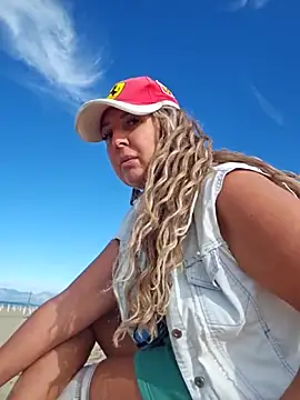 Snapshot of MariaRichi_ chatting on September 2025 07:34:01 AM MariaRichi  online show from September 2025 07:34:01 AM