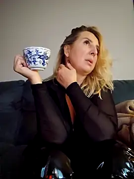 MariaRichi  online show from December 2025 08:00:02 AM