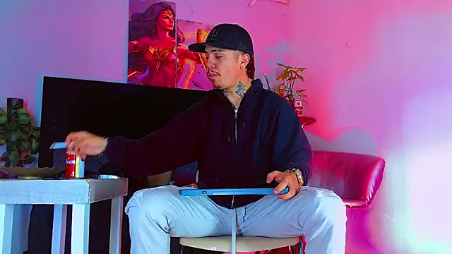 HannibalLester online show from December 2025 04:07:02 AM