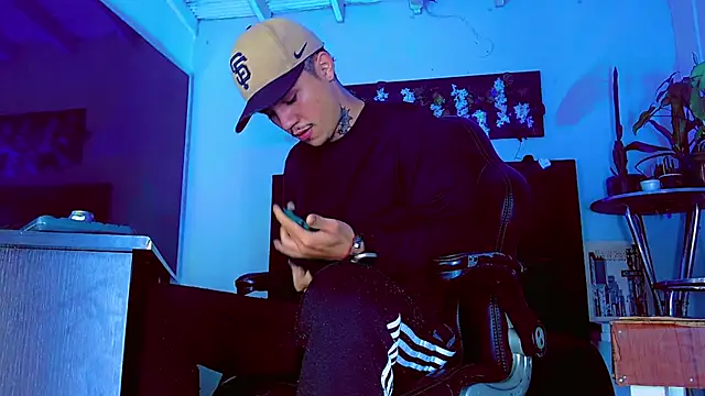 HannibalLester online show from February 2026 04:32:01 AM