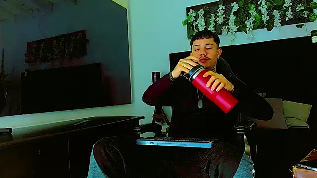 HannibalLester online show from April 2026 12:14:01 PM