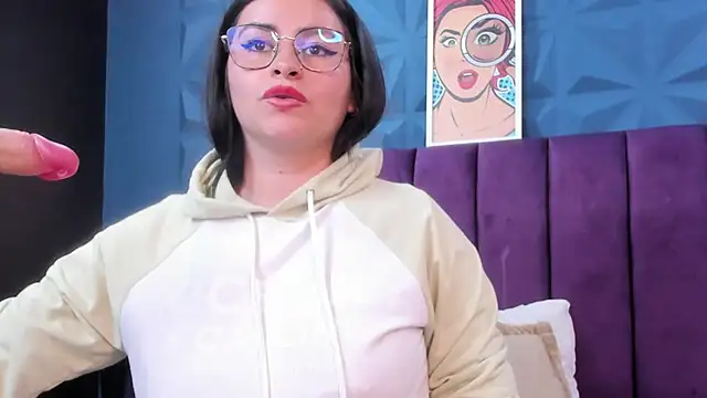 NicoleJonss online show from May 2026 12:18:01 AM