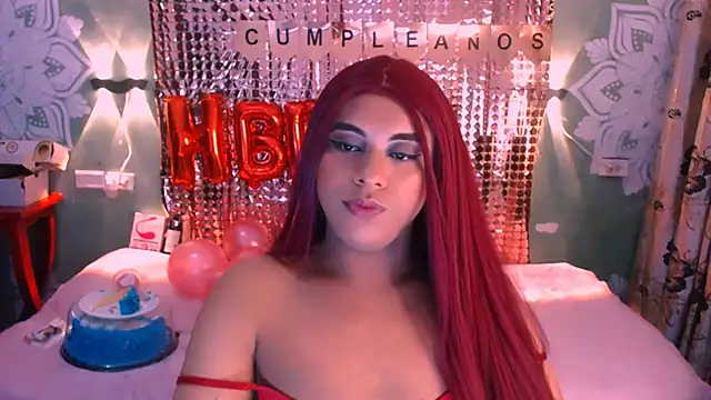 Snapshot of Emili_Roux chatting on February 2025 03:10:01 PM Emili Roux online show from February 2025 03:10:01 PM