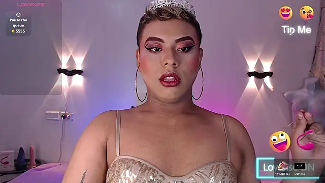 Snapshot of Emili_Roux chatting on November 2025 12:15:01 PM Emili Roux online show from November 2025 12:15:01 PM