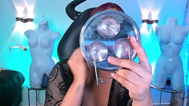 Emili Roux online show from February 2026 09:53:01 AM