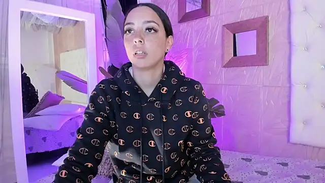 Snapshot of sadashi_moon_ chatting on March 2025 01:32:02 AM sadashi moon online show from March 2025 01:32:02 AM