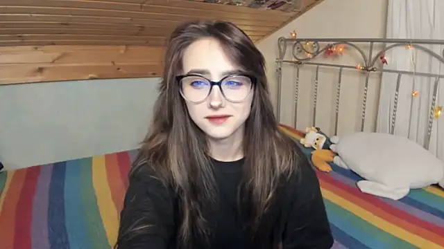 Snapshot of SilverDream chatting on December 2024 09:02:01 PM SilverDream online show from December 2024 09:02:01 PM