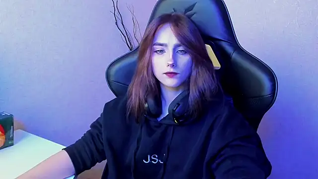 Snapshot of SilverDream chatting on January 2025 02:28:02 AM SilverDream online show from January 2025 02:28:02 AM