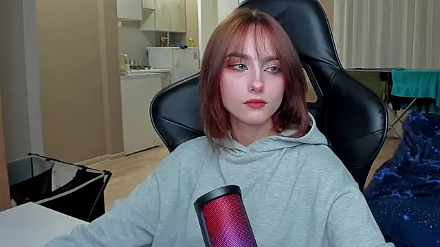 Snapshot of SilverDream chatting on October 2025 10:06:02 PM SilverDream online show from October 2025 10:06:02 PM