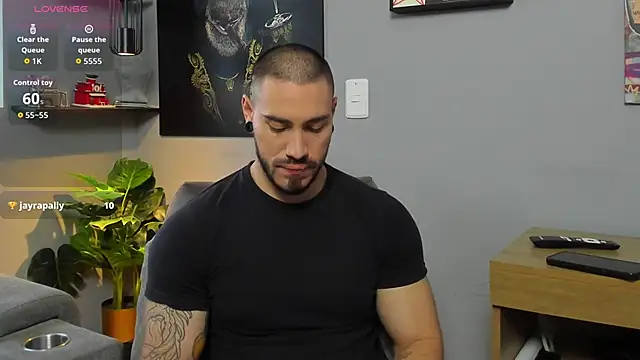 Giorgio-Leone online show from December 2025 10:38:01 PM