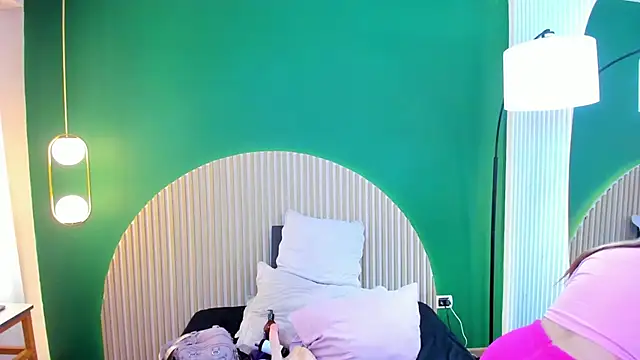 nathalie rossel online show from April 2026 06:57:02 PM