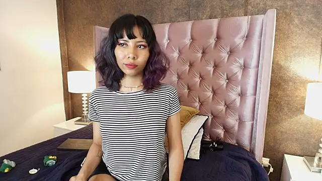 Akane Uwu online show from February 2025 04:00:02 PM