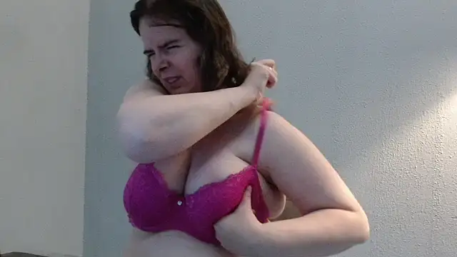 Snapshot of desiree1981 chatting on June 2026 09:07:02 AM desiree1981 online show from June 2026 09:07:02 AM