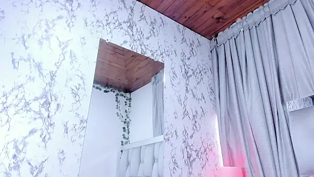 Snapshot of dafne_queenn chatting on September 2025 12:30:01 PM dafne queenn online show from September 2025 12:30:01 PM