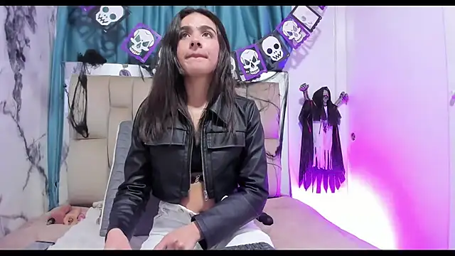 Snapshot of dafne_queenn chatting on October 2025 12:26:01 PM dafne queenn online show from October 2025 12:26:01 PM