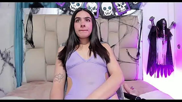 Snapshot of dafne_queenn chatting on October 2025 12:52:02 PM dafne queenn online show from October 2025 12:52:02 PM