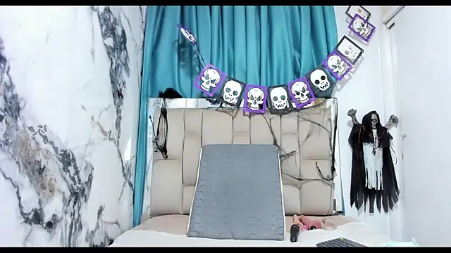 Snapshot of dafne_queenn chatting on October 2025 12:27:02 PM dafne queenn online show from October 2025 12:27:02 PM