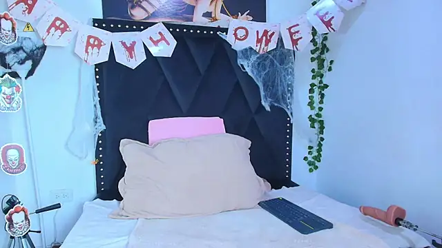 Snapshot of dafne_queenn chatting on November 2025 12:59:02 PM dafne queenn online show from November 2025 12:59:02 PM