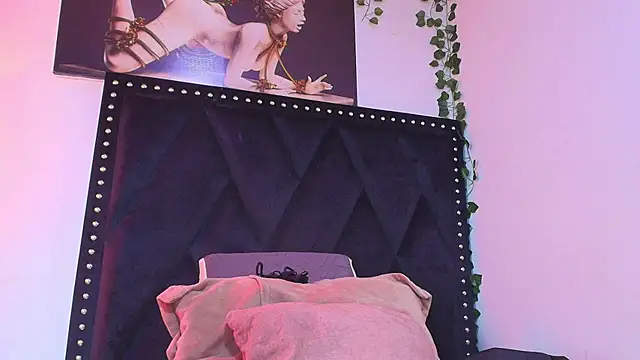 Snapshot of dafne_queenn chatting on November 2025 12:47:01 PM dafne queenn online show from November 2025 12:47:01 PM