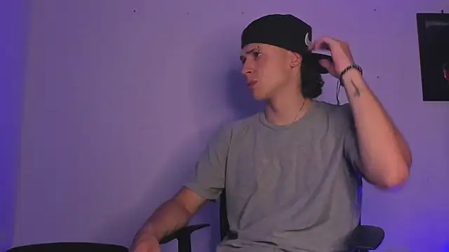 Dimitri higth420 online show from October 2025 01:08:02 AM