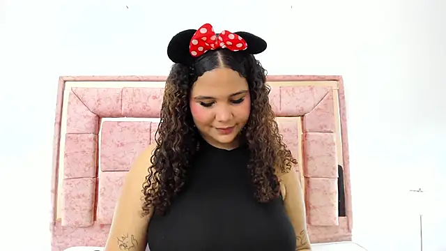 zoee lovv online show from January 2025 09:29:01 AM