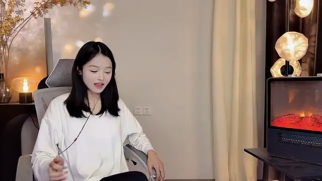 xiaodaibabyy online show from February 2025 04:12:02 PM