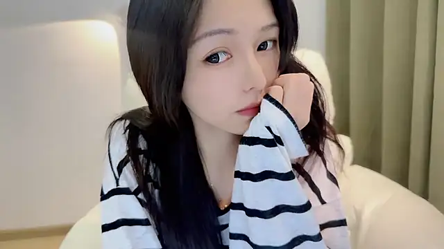 xiaodaibabyy online show from February 2026 02:40:02 PM