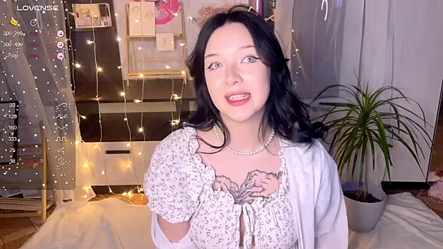 EmmaKittyCat online show from November 2025 07:50:02 PM