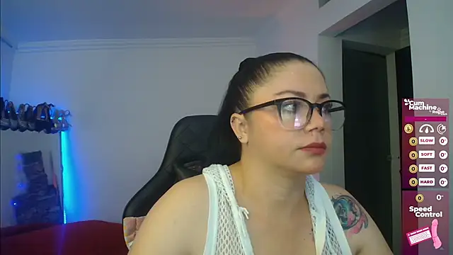 Snapshot of Madame_Shein_ chatting on December 2024 09:30:02 AM Madame Shein online show from December 2024 09:30:02 AM