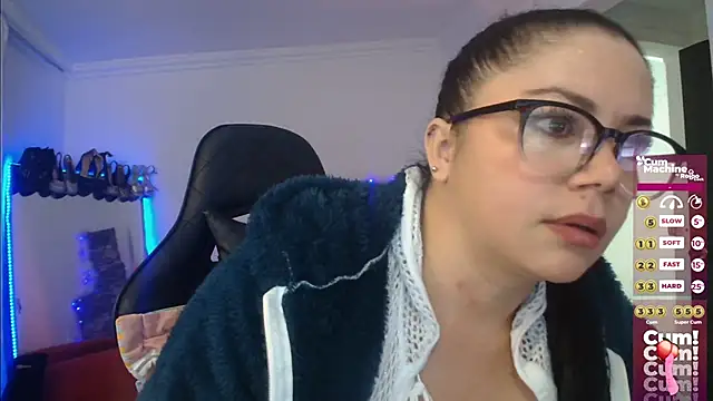 Snapshot of Madame_Shein_ chatting on December 2024 12:34:01 PM Madame Shein online show from December 2024 12:34:01 PM