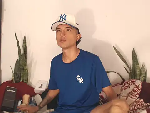 Edward Milleer online show from October 2025 02:52:01 AM