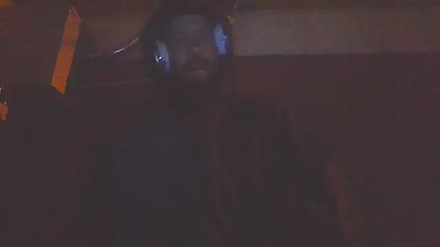 Snapshot of axelongshaft69 chatting on April 2026 08:12:02 AM axelongshaft69 online show from April 2026 08:12:02 AM