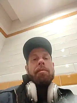 Snapshot of axelongshaft69 chatting on April 2026 11:51:02 AM axelongshaft69 online show from April 2026 11:51:02 AM