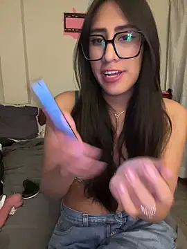 AleFantasy0001 online show from September 2025 04:58:02 AM