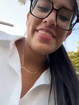 AleFantasy0001 online show from December 2025 10:04:02 PM