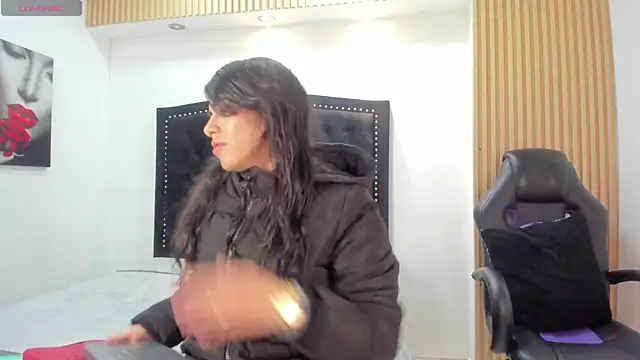 Melodi Roux online show from April 2026 01:14:01 PM