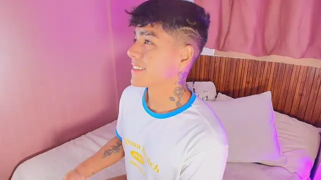 Snapshot of kiing_azahell chatting on March 2026 09:10:02 PM kiing azahell online show from March 2026 09:10:02 PM