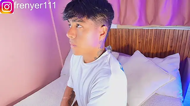 Snapshot of kiing_azahell chatting on March 2026 01:40:02 AM kiing azahell online show from March 2026 01:40:02 AM