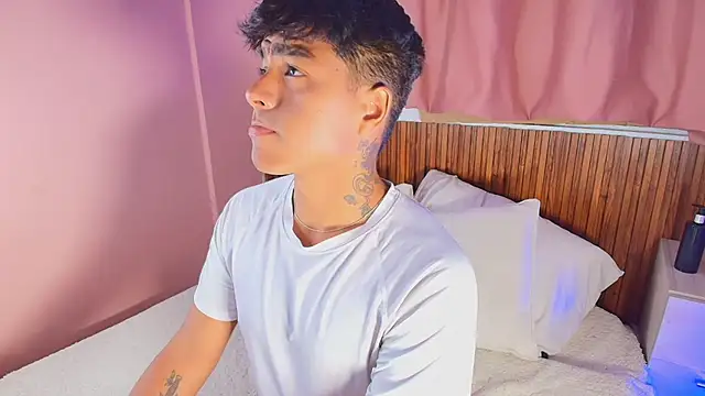 Snapshot of kiing_azahell chatting on April 2026 01:36:02 AM kiing azahell online show from April 2026 01:36:02 AM