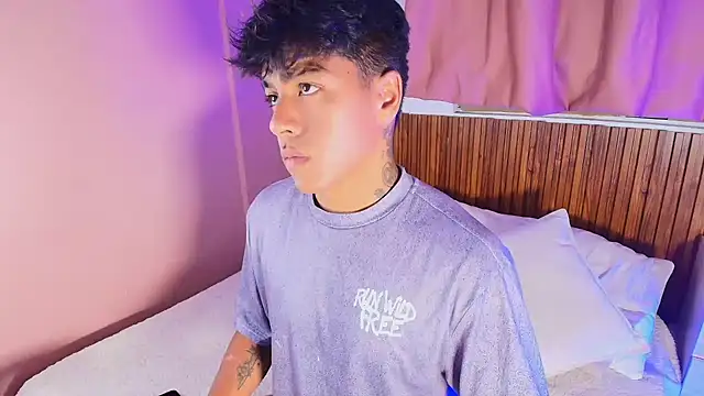 Snapshot of kiing_azahell chatting on April 2026 02:42:01 AM kiing azahell online show from April 2026 02:42:01 AM