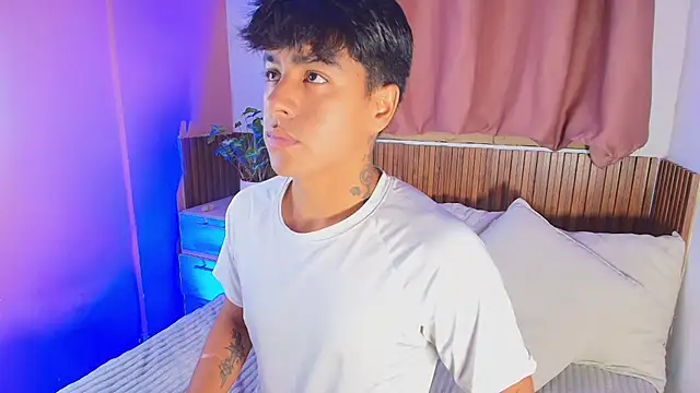 Snapshot of kiing_azahell chatting on April 2026 11:16:02 PM kiing azahell online show from April 2026 11:16:02 PM