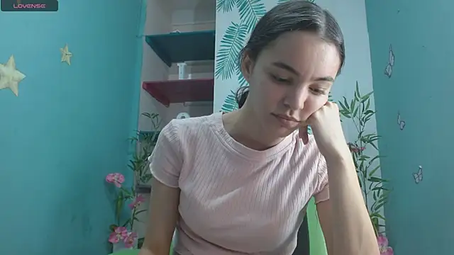 Mia-kalinfa online show from December 2024 06:27:02 PM